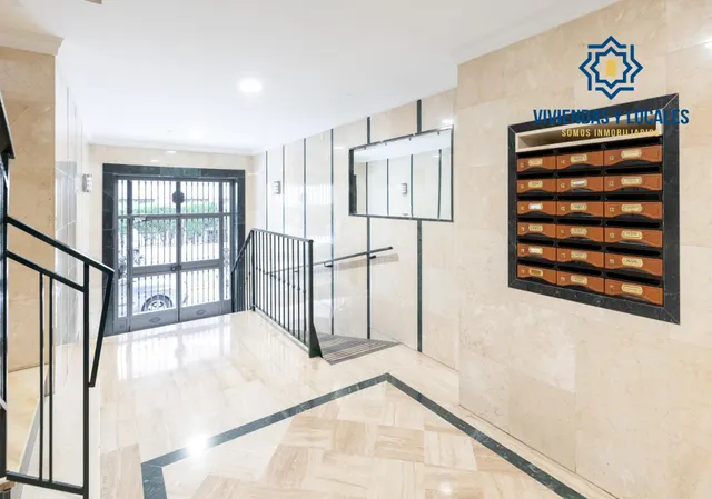 ¡Oportunidad única! Ático de 4 dormitorios y 2 baños con gran terraza frente al Colegio Agustinos (Arabial) — 7