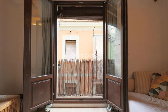 Elegante apartamento reformado de 1 dormitorio en el Raval — 20