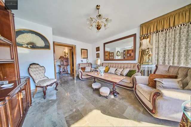 Residencia exclusiva en Paseo del Salón con vistas despejadas — 31