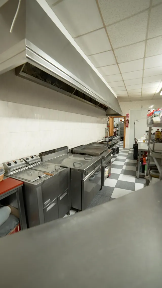 RESTAURANTE LISTO PARA EJERCER ACTIVIDAD EN LA MATANZA (ORIHUELA). — 13