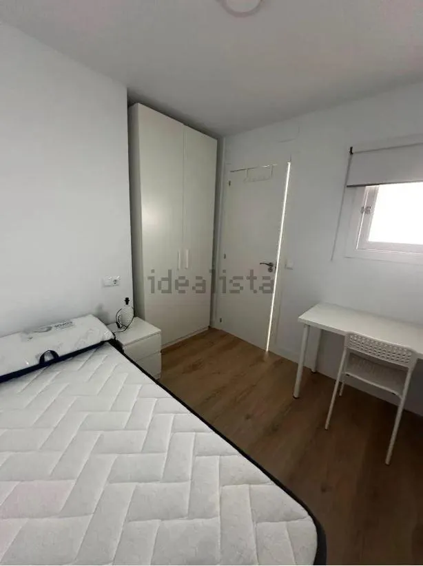 Totalmente reformada, exterior y con terraza. — 8