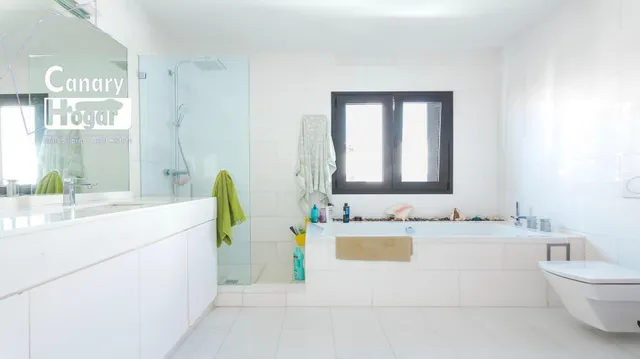 Villa moderna en venta en el Madroñal de Fañabe,  Adeje . — 31