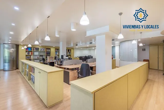 EXCLUSIVO INMUEBLE EN PLAZA DE CARRETAS, JUNTO AL EMBLEMÁTICO PASEO DEL SALÓN — 9