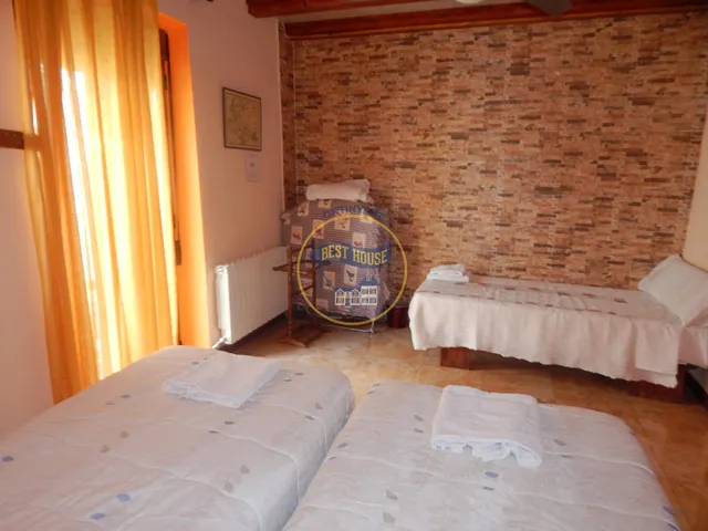 OPORTUNIDAD, CASA REFORMADA CON PISCINA Y OTRAS COMODIDADES. — 26