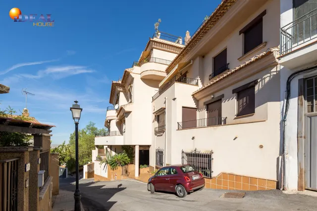 Ático de 1 dormitorio en barrio de Monachil. — 28
