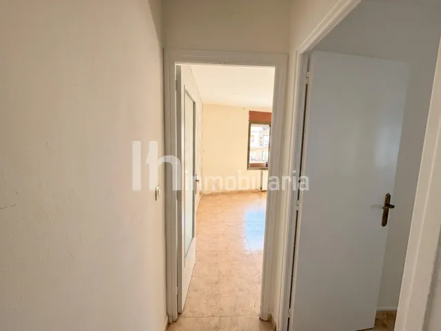 Calle ROMANÍ, amplio y luminoso — 35