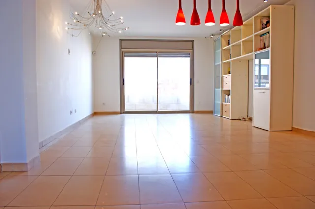 Piso en venta de cuatro habitaciones, zona Plaza Patines Palma — 9