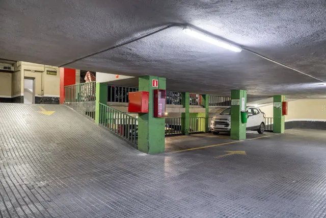 Parking 9m² en alquiler - Casc Antic — 10