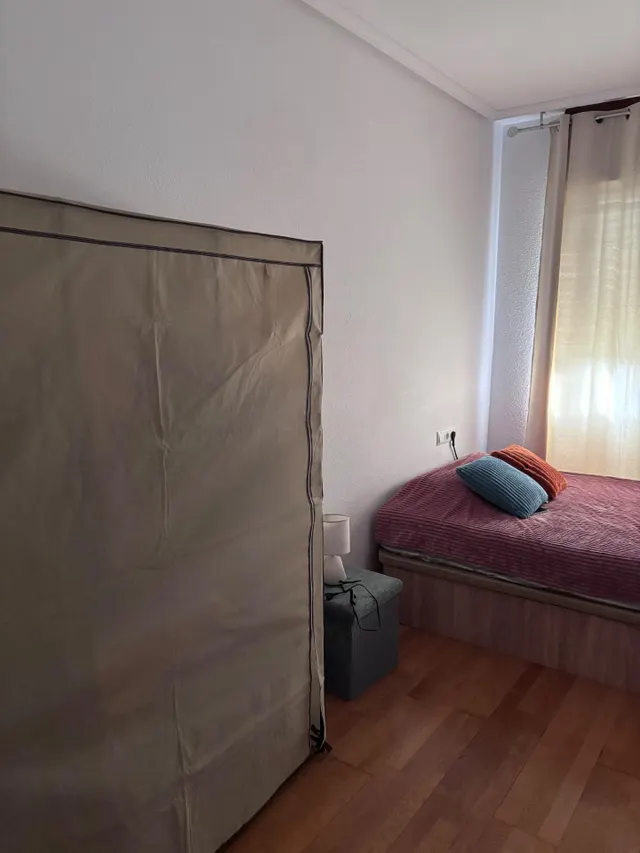 AMPLIO PISO CON TERRENO ADICIONAL EN CACABELOS.  109.000 € — 31