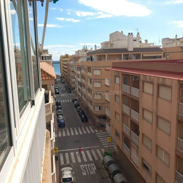 MÁGNIFICO ÁTICO EN TORREVIEJA. ZONA ACEQUIÓN. SIN COMISIÓN D - foto 2
