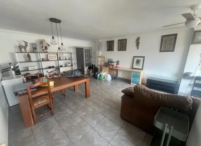 Amplio piso a 300 metros del mar en Palamós: luz, espacio y  - foto 2