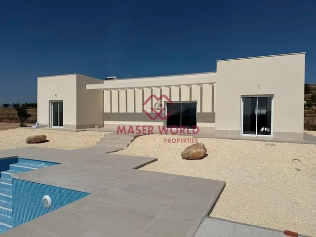 Villas de Obra Nueva en Pinoso en parcelas rústicas — 3