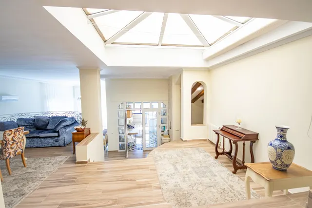 Villa de 4 dormitorios, 3 baños, piscina y jardín en dehesa de campo amor (orihuela costa) — 18