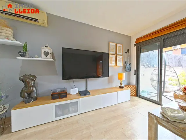 Piso con terraza y garaje en Cerdanyola del Vallès — 23