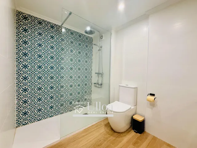 PISO AMPLIO Y BIEN COMUNICADO EN EL CENTRO DE ALICANTE — 23