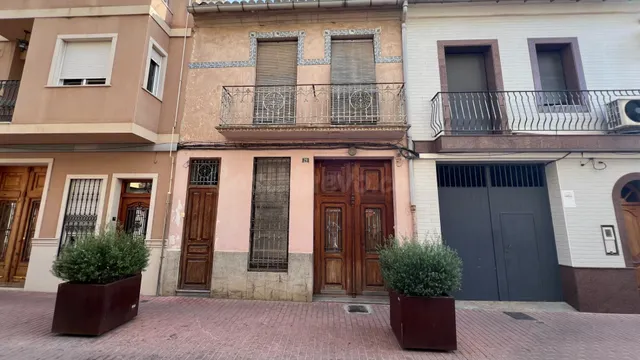 🏡 Oportunidad única en el corazón del casco antiguo de Silla 🏡 — 2
