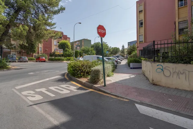 Piso de 5 dormitorios ideal para INVERSORES junto a edificio Junta Andalucía de Almanjáyar — 50
