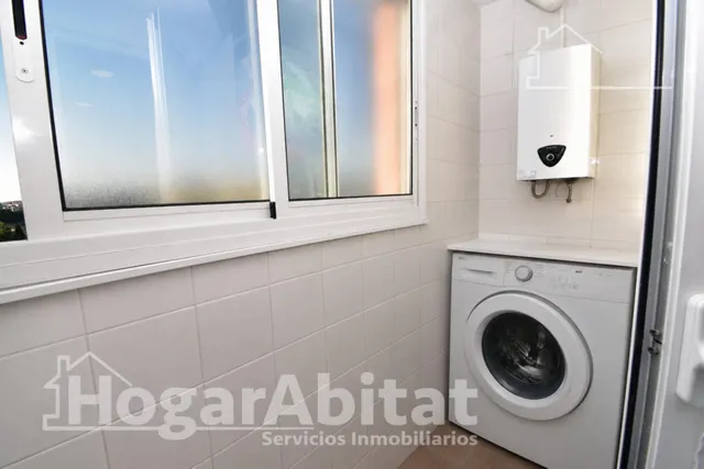 Luz, amplitud y confort familiar en este exclusivo piso esquinero en residencial con piscina, garaje y trastero — 32