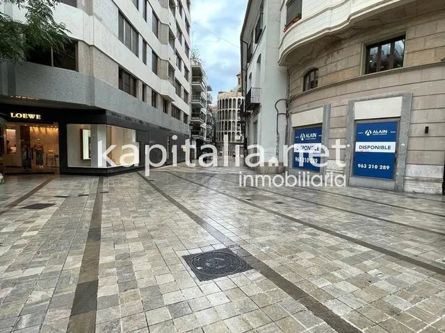 Local comercial en alquiler en el centro en Valencia (Valencia) — 42