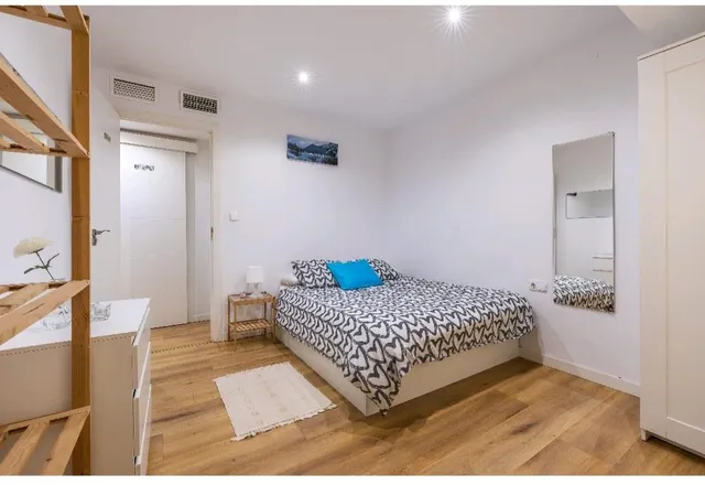 ¡Atención estudiantes! ✨ ¿Buscáis LA HABITACIÓN perfecta para el próximo curso académico en Granada por 400 € al mes/habitación? ¡Tenemos exactamente lo que necesitáis! — 14