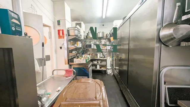 Negocio a pleno rendimiento en el casco antiguo de Cáceres — 27