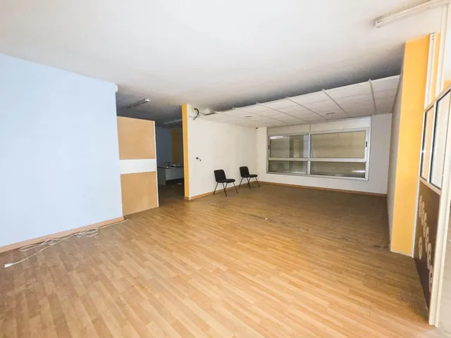 Segunda planta de edificio de oficinas en alquiler en Barberá del Vallés — 14