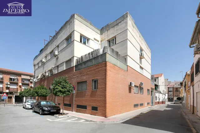 Piso en Armilla Centro con patio de 46 m2, 2 dormitorios y metro — 23