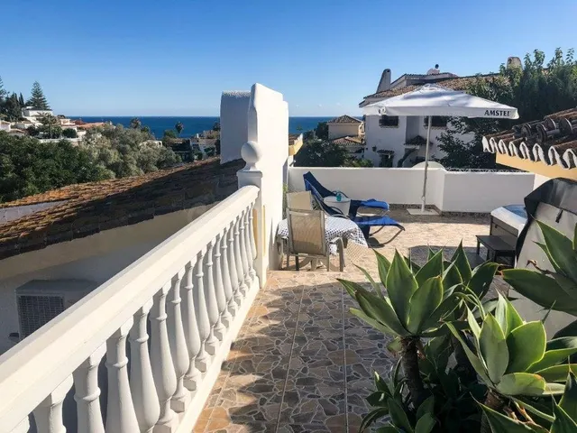 Villa reformada en zona baja de Torremuelle, Benalmádena — 3