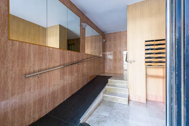 Vivienda de 3 dormitorios con terraza en calle del Pilar, centro de Murcia. — 24