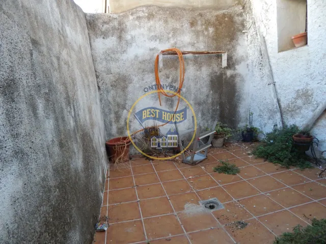 OPORTUNIDAD, AMPLIA CASA PARA REFORMAR EN AGULLENT - foto 5