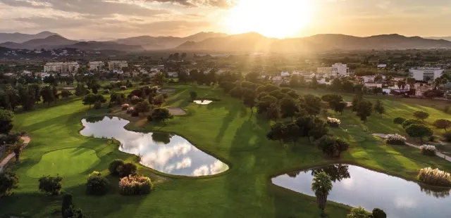 Villa de lujo de 3 dormitorios a pocos pasos de la playa en Oliva Nova Golf — 36