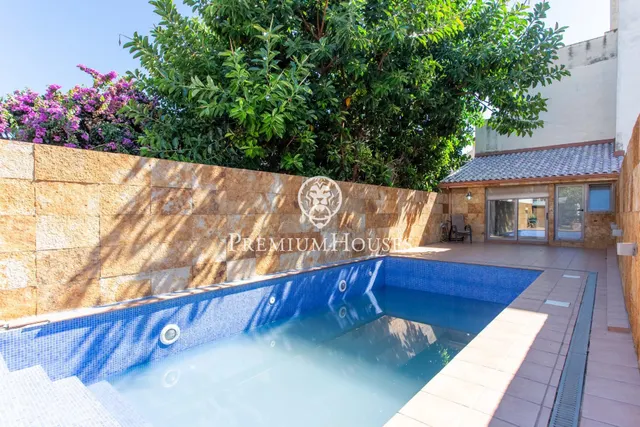Casa de pueblo en venta en el centro de Mataró — 2