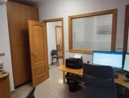 PLANTA BAJA EN ESQUINA ( AHORA ESTA COMO LOCAL, PERO SE PUEDE CAMBIAR A VIVIENDA) — 7