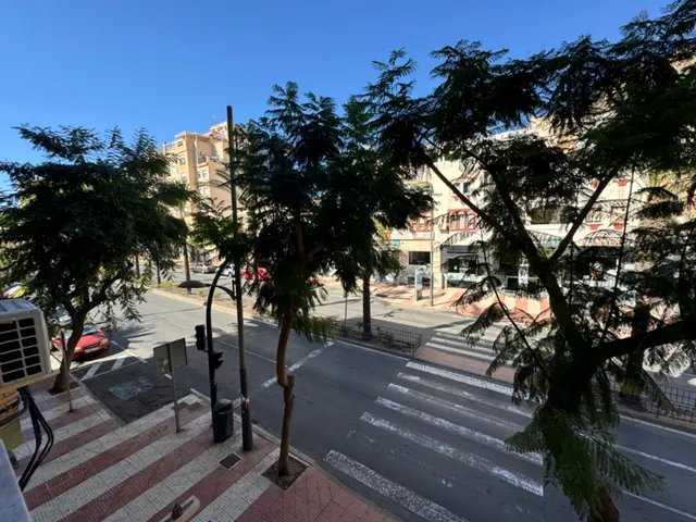 Estudio Luminoso en el Corazón del Puerto de Aguadulce — 10
