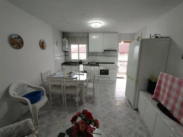¡Se vende casa adosada de piedra en Paderne de Allariz lista