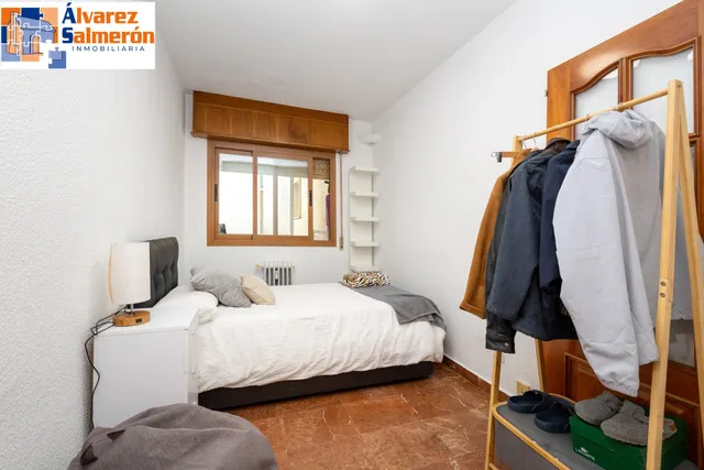 Piso y cochera en venta junto Acera de Darro. — 31