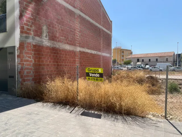 PARCELA URBANA EN EL CENTRO DE LLIRIA — 2