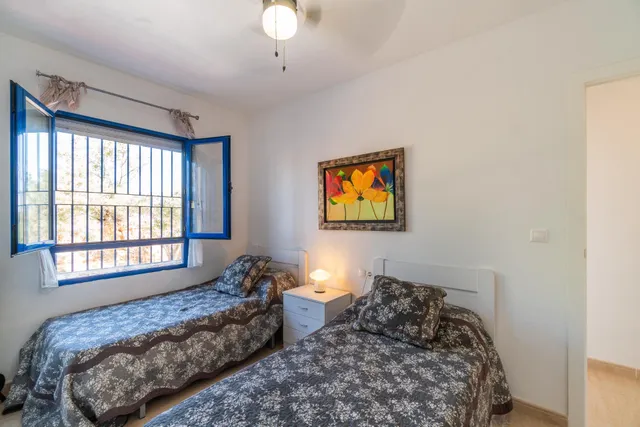 Apartamento con vistas al mar en Altos de Campoamor — 11