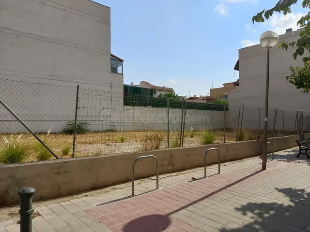 SOLAR EN ESQUINA, CON PROY. BASICO Y DE EJECUCIÓN DE RESIDEN - foto 4