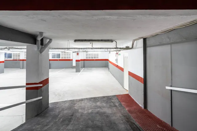 PLAZA DE MOTO EN VENTA EN LA AVENIDA FEDERICO GARCIA LORCA — 6