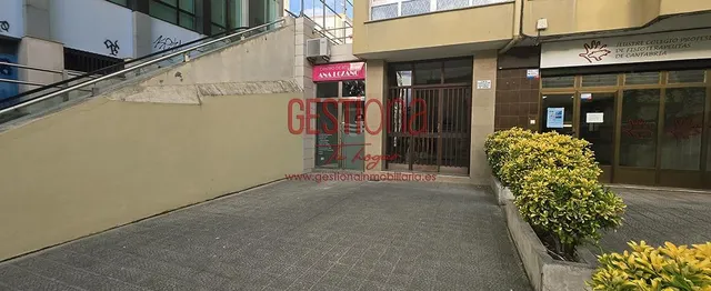 LOCAL COMERCIAL EN LA CALLE CISNEROS. SANTANDER — 3