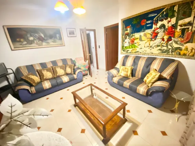 FANTÁSTICO EDIFICIO CON TRES VIVIENDAS Y LOCAL COMERCIAL, ID - foto 3