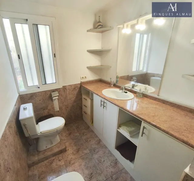 Encantadora Casa en Vilanova i la Geltrú. — 23