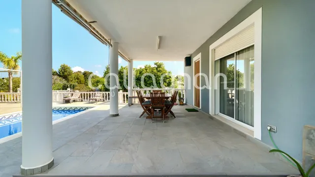 Impresionante chalet en Colinas de Venta Cabrera — 17