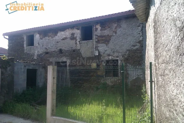CASA DE PIEDRA CON FINCA Y HORREO - foto 4