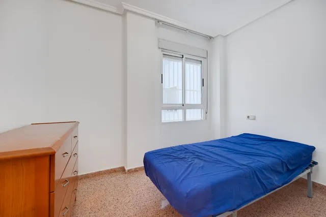 4 Dormitorios 2 baños  vivienda grande — 18