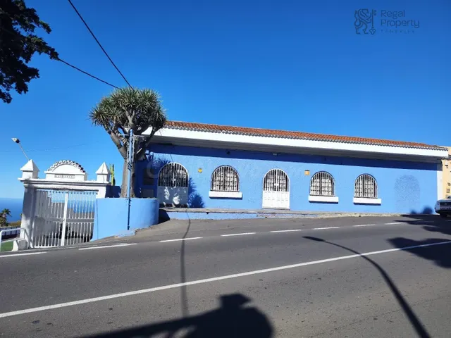 VENTA "EDIFICIO MULTIUSO" CON SOLAR ANEXO, EN TACORONTE