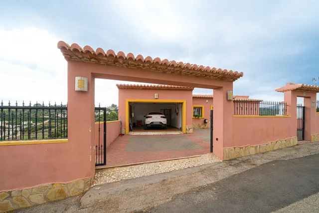 Villa  de 5 dormitorios en venta en Orba, Costa Blanca. — 38