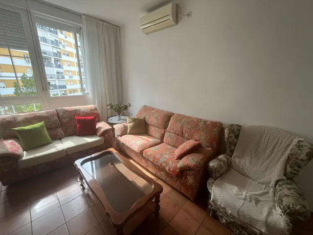 SE ALQUILA PISO EN ULÍA — 8