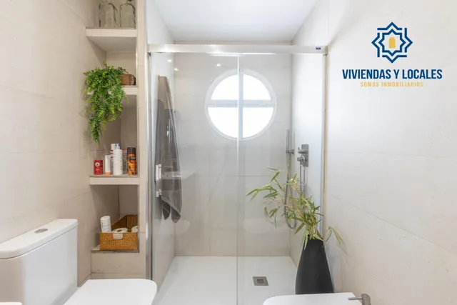 Chalet pareado con piscina, jardín y bonitas vistas a Granada en La Zubia — 33